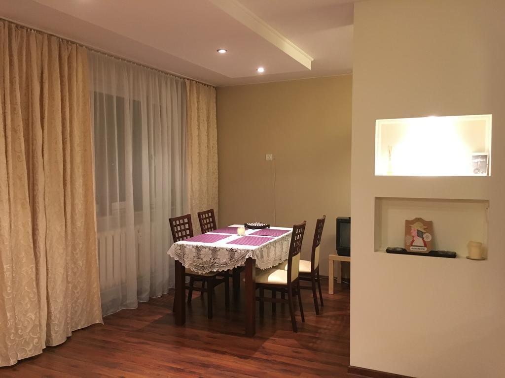 치에신 Mieszkanie Na 10 Pietrze 아파트 외부 사진